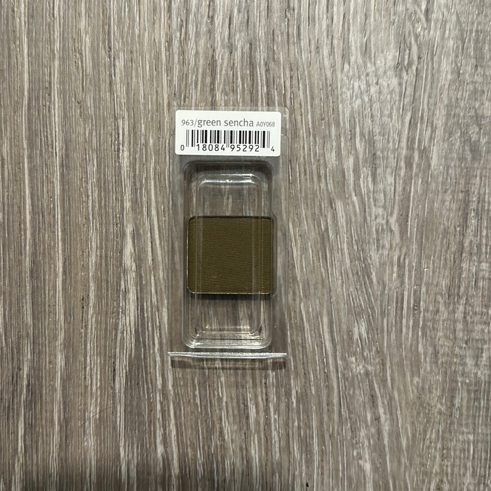 AVEDA single eyeshadow